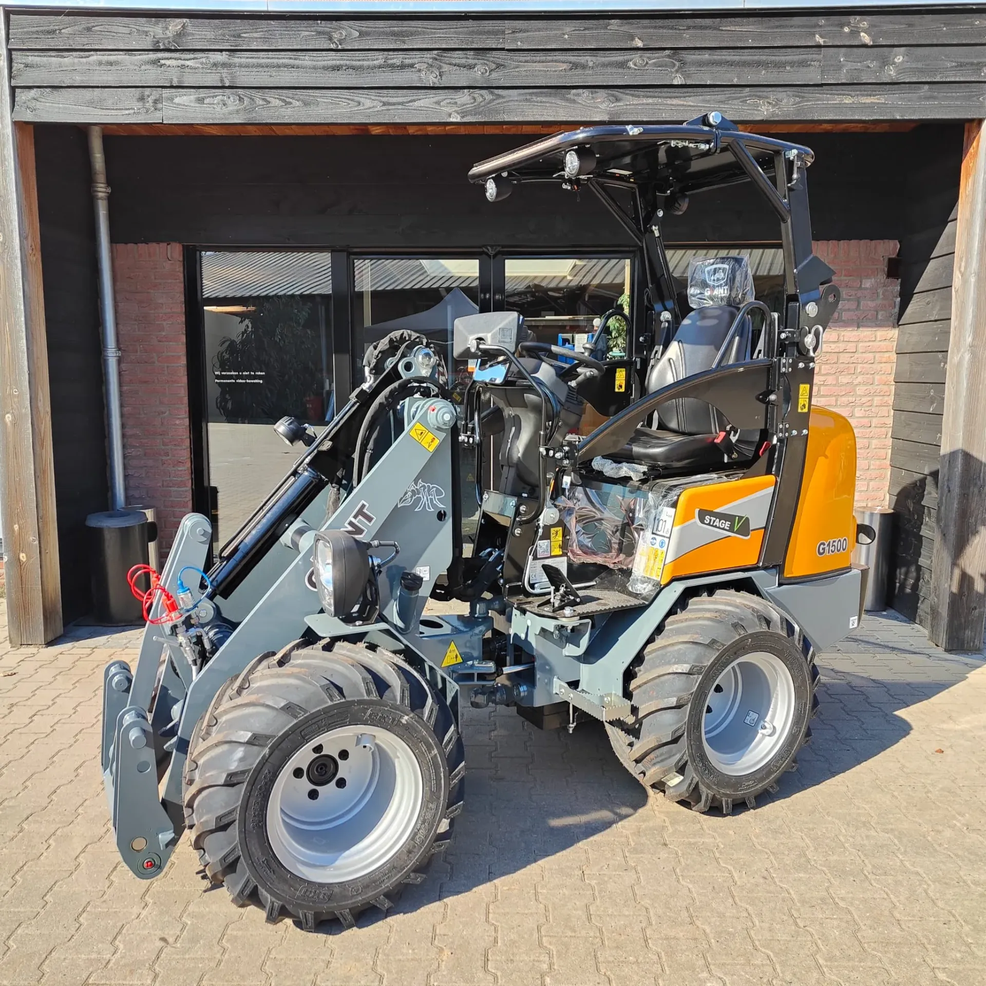 Giant G1500